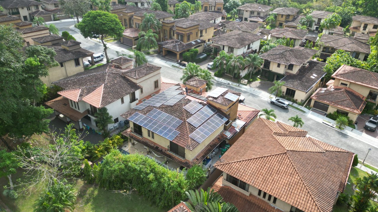 Instalación solar Bahía Solar en Panamá 2